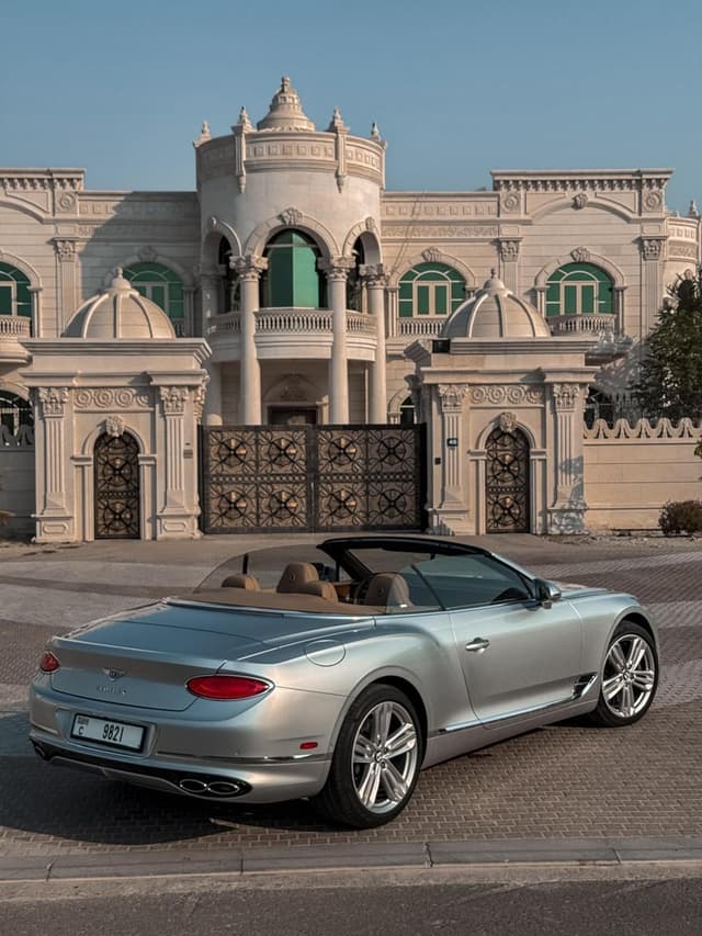 Bentley Continental GTC V8 2024