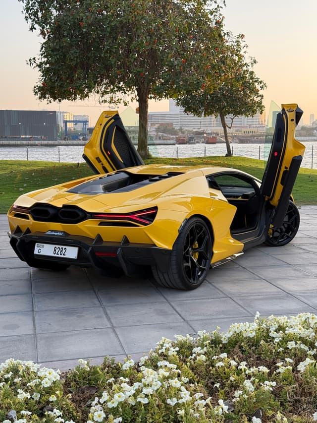 Lamborghini Revuelto