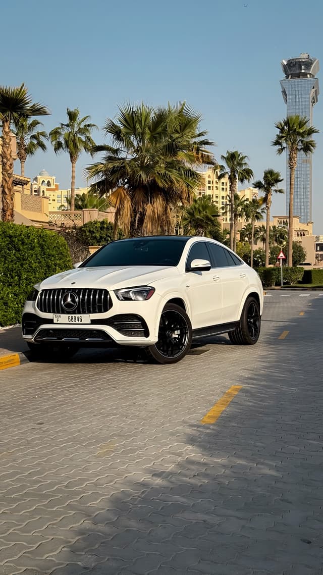 Location Mercedes GLE53 2023 à Dubaï