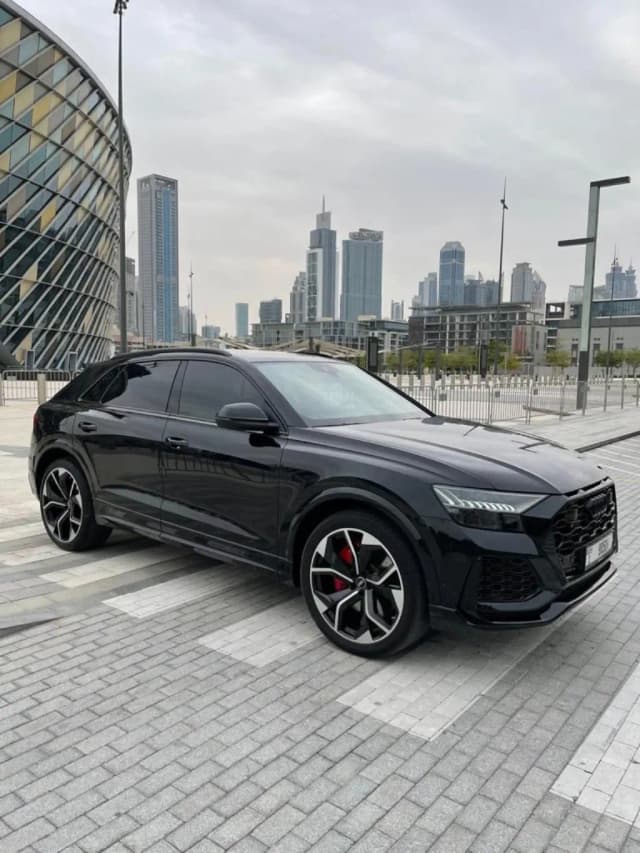 Location Audi RS Q8 2022 à Dubaï