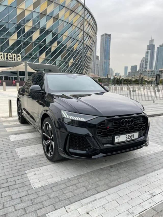 Location Audi RS Q8 2022 à Dubaï