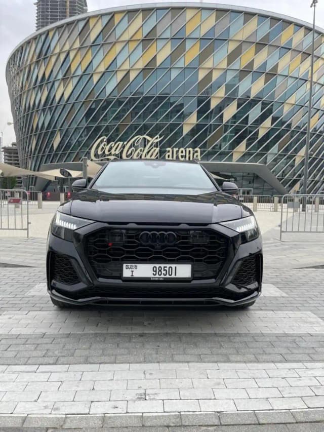 Location Audi RS Q8 2022 à Dubaï