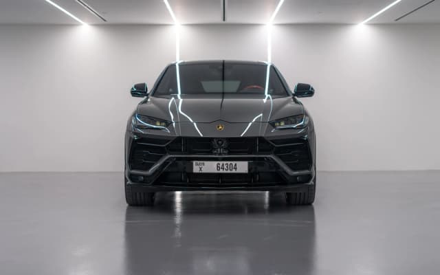 Lamborghini Urus Rental