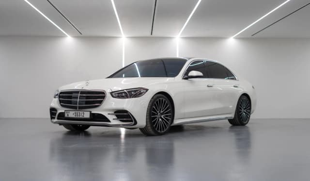 Mercedes S500 in Dubai
