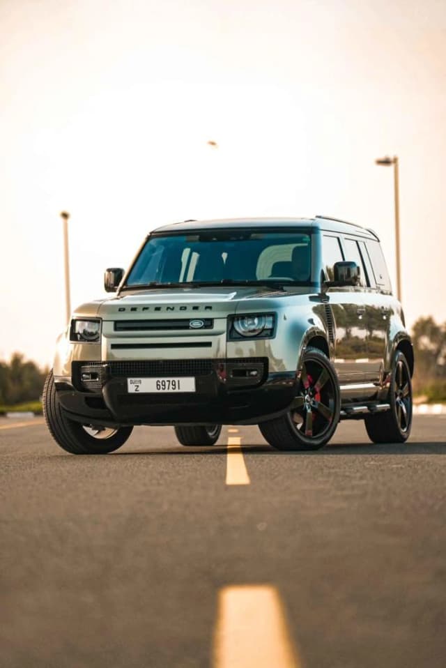 Range Rover Defender 2023