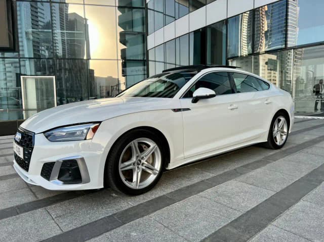 Location Audi A5 2021 à Dubaï