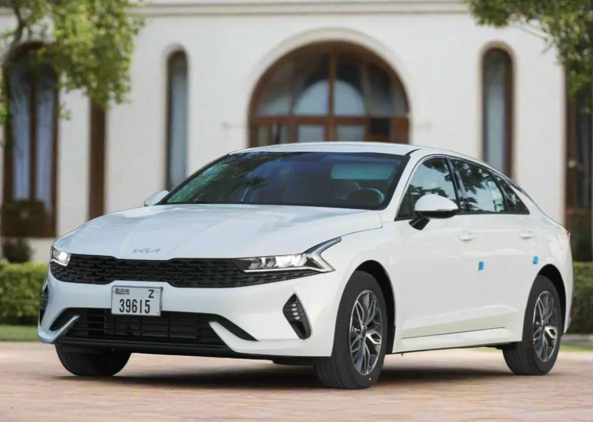 Kia K5 image 1825