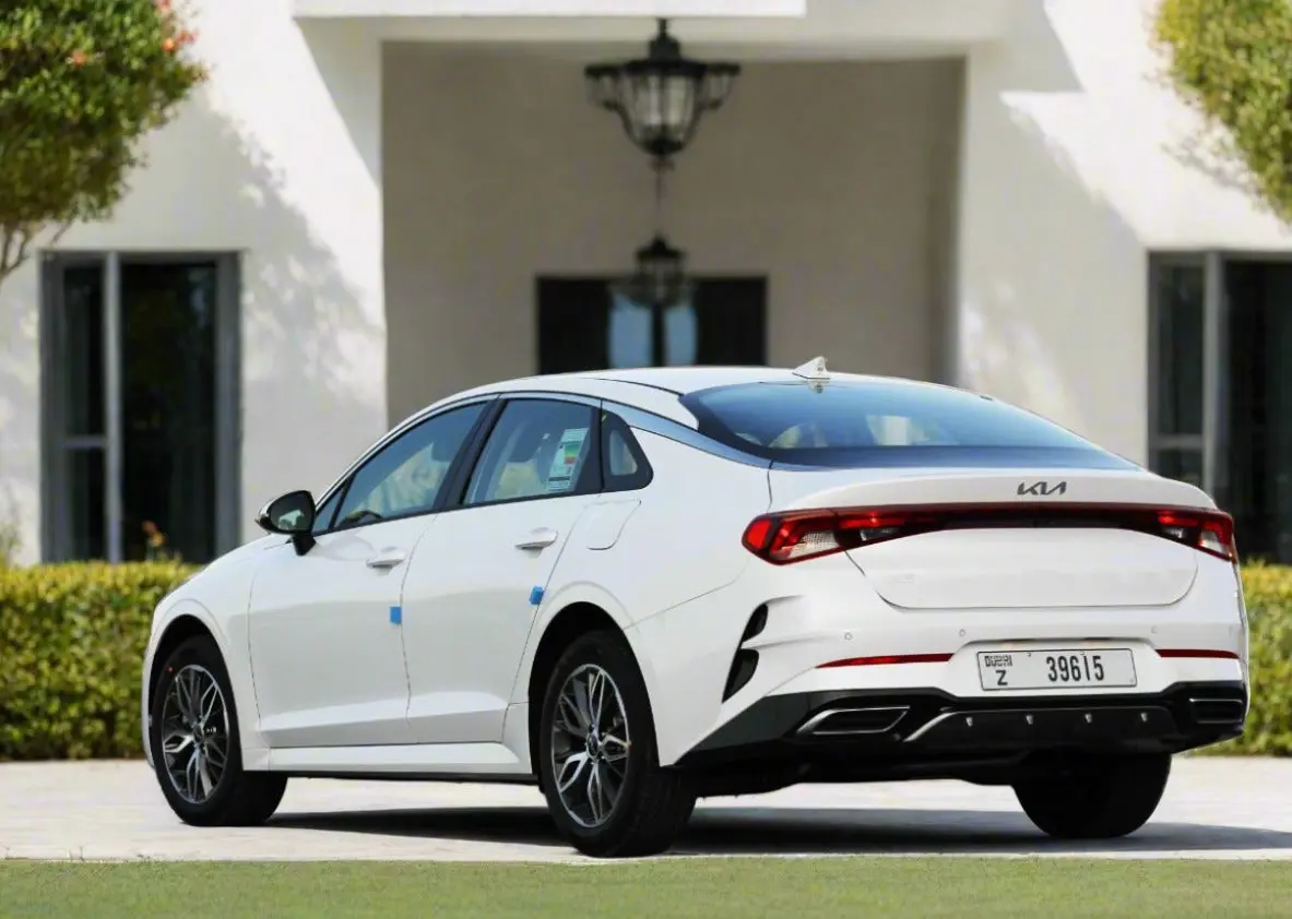 Kia K5 image 1827