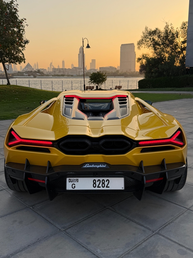 Lamborghini Revuelto image 1898