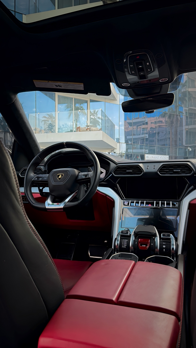 Lamborghini Urus image 1956