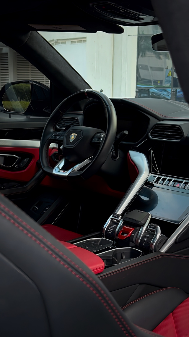 Lamborghini Urus image 1959