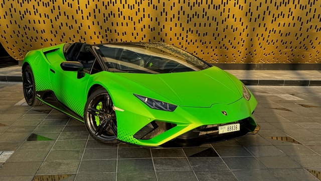 Lamborghini Huracán EVO Spyder 2024 Rent in Dubai: Green Convertible, 2-Seater, V10 Engine image 2033