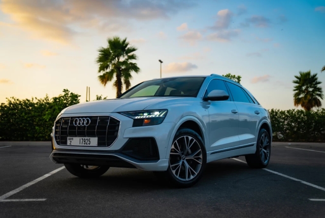 Audi Q8 S Line image 935