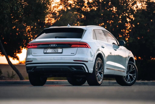Audi Q8 S Line image 936