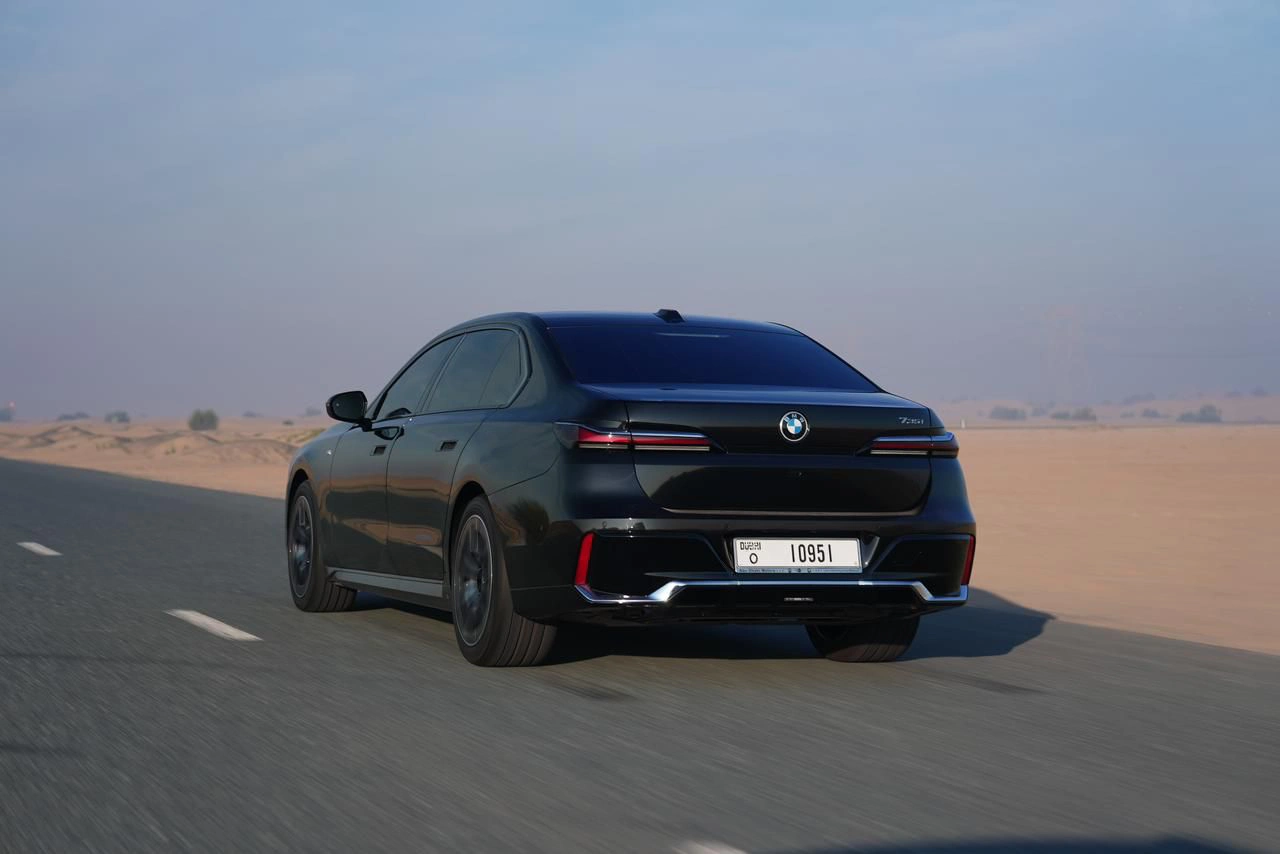 BMW 735 M 2023 image 1204
