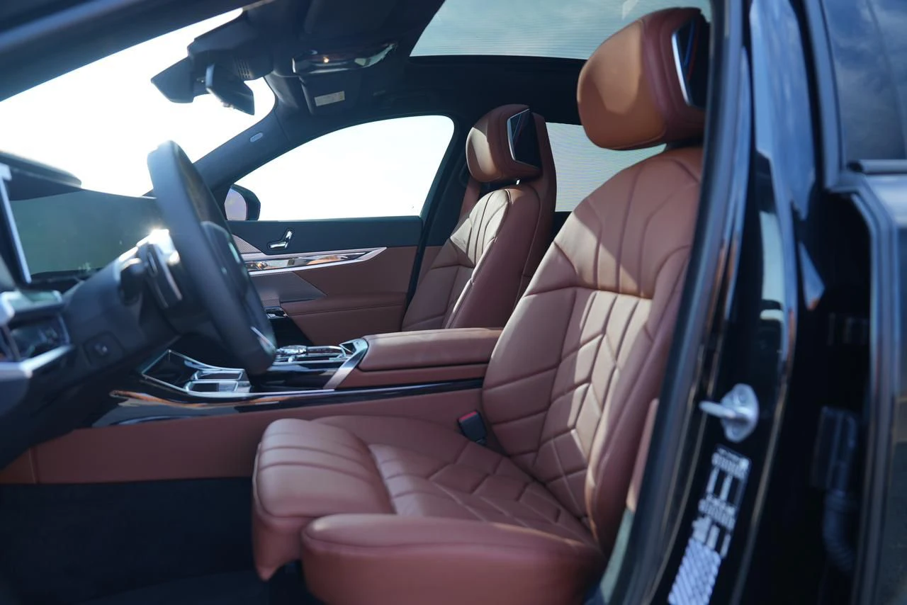 BMW 735 M 2023 image 1207