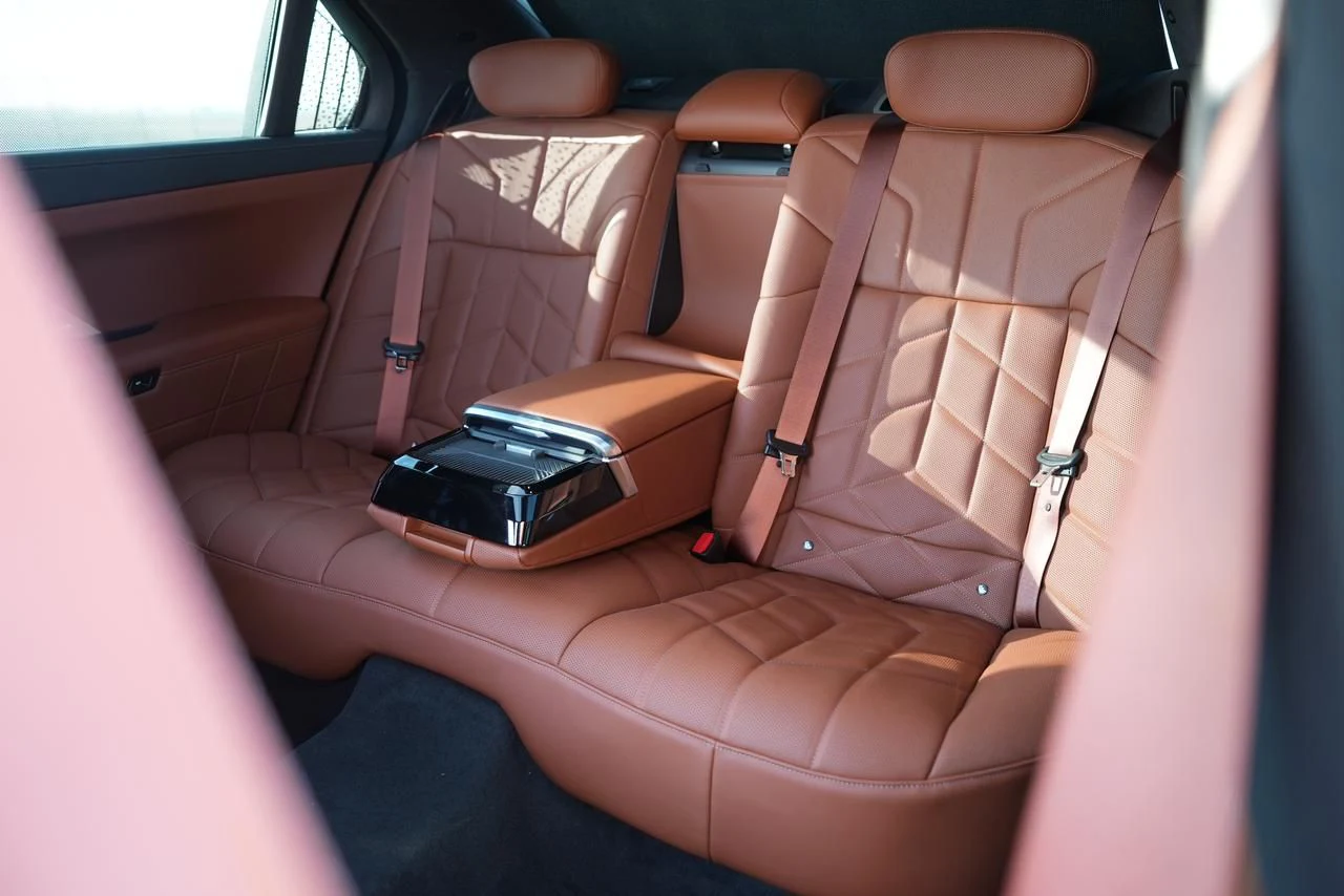 BMW 735 M 2023 image 1200