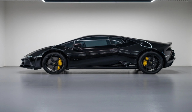 Lamborghini Huracan Evo For Rent Dubai | Free Delivery image 6