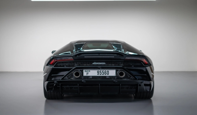 Lamborghini Huracan Evo For Rent Dubai | Free Delivery image 2