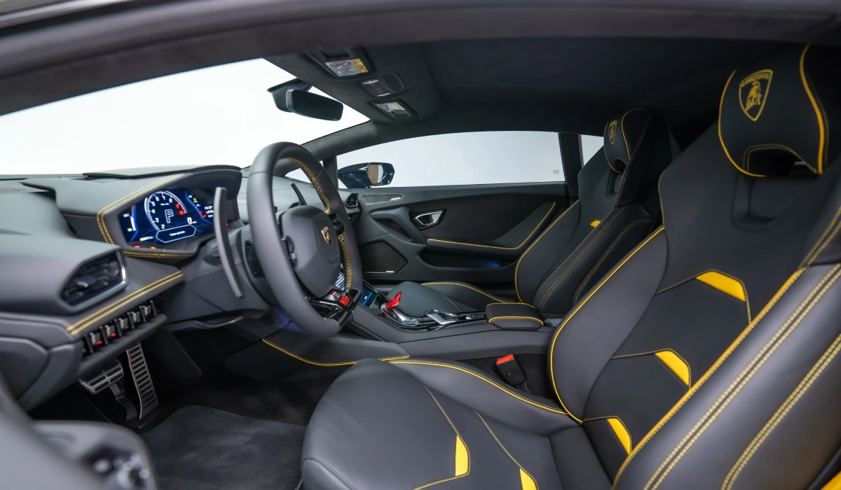 Lamborghini Huracan Evo For Rent Dubai | Free Delivery image 1