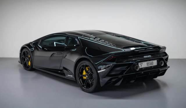 Lamborghini Huracan Evo For Rent Dubai | Free Delivery image 7