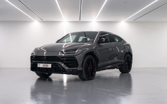 Lamborghini Urus Rental image 32