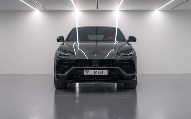 Lamborghini Urus Rental image 33