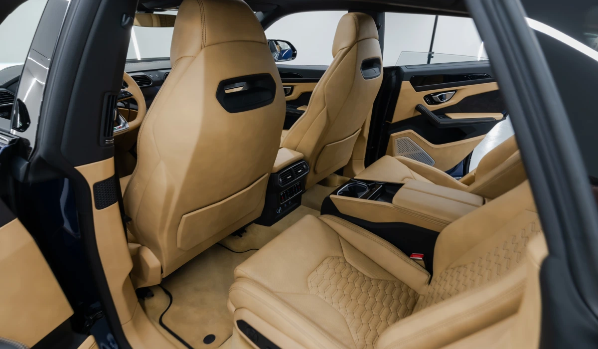 Rental Lamborghini Urus in Dubai image 37