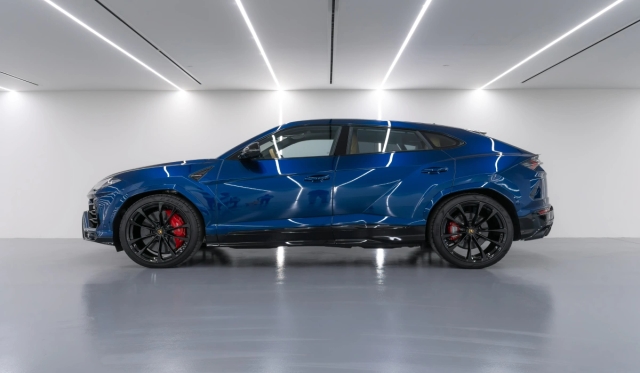 Rental Lamborghini Urus in Dubai image 40