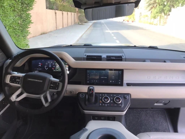 Range Rover Defender 2022 in Dubai image 833
