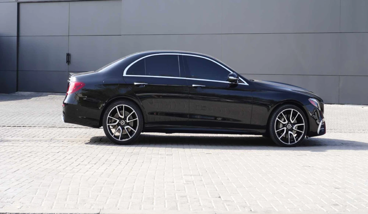 Mercedes Benz AMG E43 Rental image 551