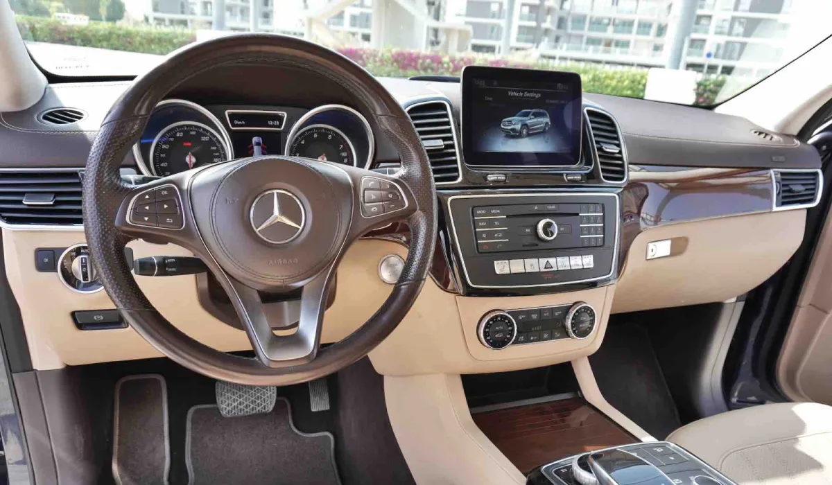 Rent the Mercedes GLS in Dubai image 587