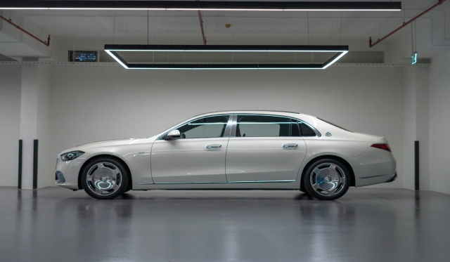 Rent Mercedes Maybach S680 2023 Dubai image 89