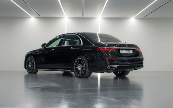 Mercedes S500 For Rent image 28
