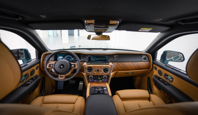 Rolls Royce Cullinan Rental in Dubai image 69