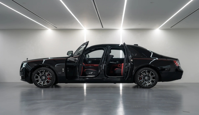 Rent Rolls Royce Ghost  image 50