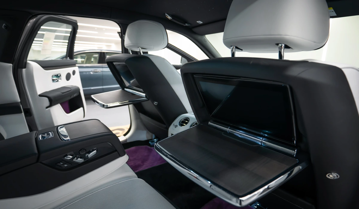 Rolls Royce Ghost Rental image 54