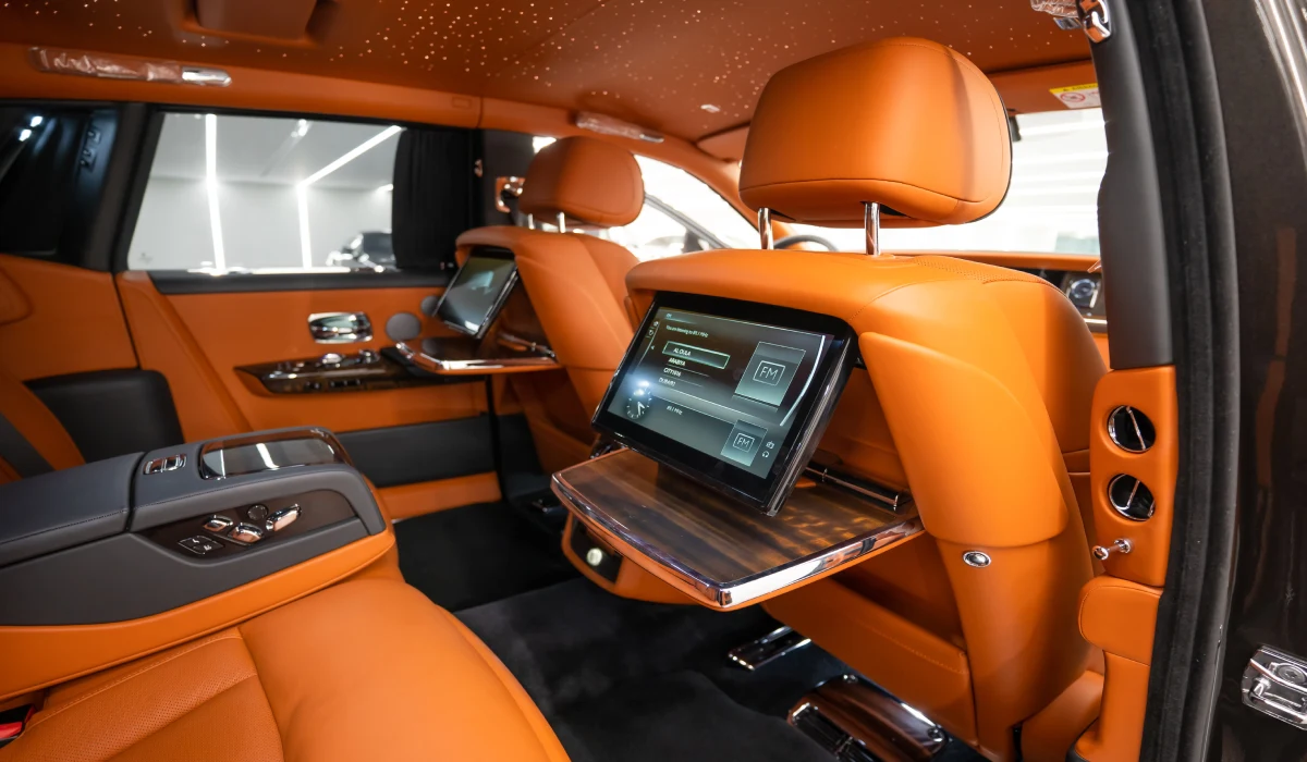 Rolls Royce Phantom 2022 Rental in Dubai image 91