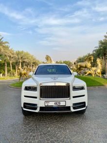 Rent Rolls Royce Cullinan 2021