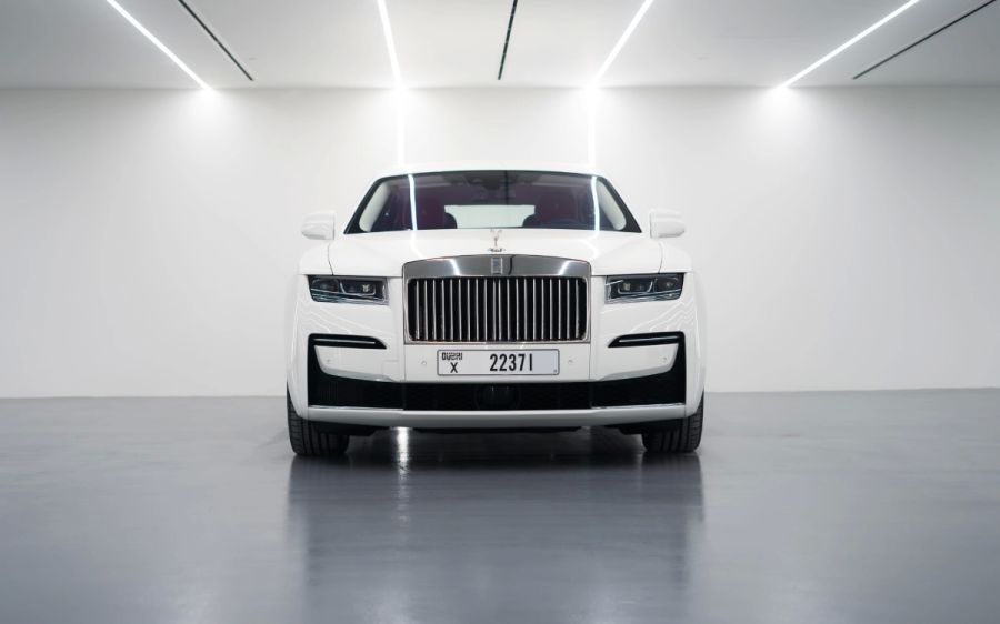 White Rolls Royce Ghost 2022 for rent in Dubai