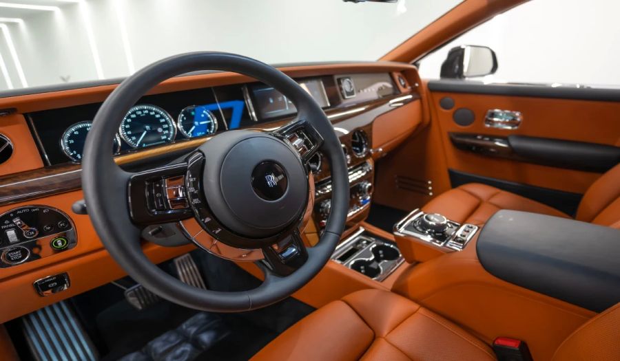 black Rolls Royce Phantom 2022 for rent in Dubai