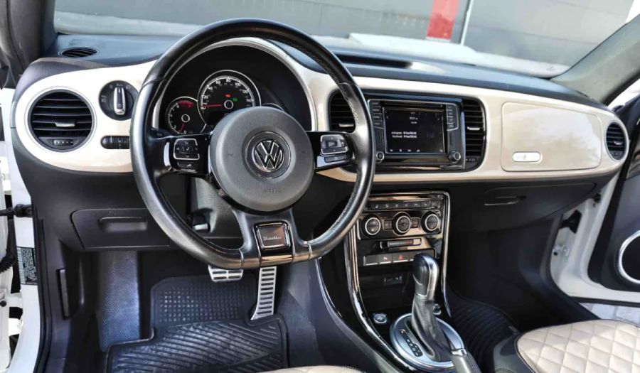 White Volkswagen Beetle 2020 for rent in Dubai